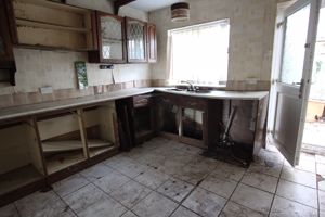 Kitchen- click for photo gallery